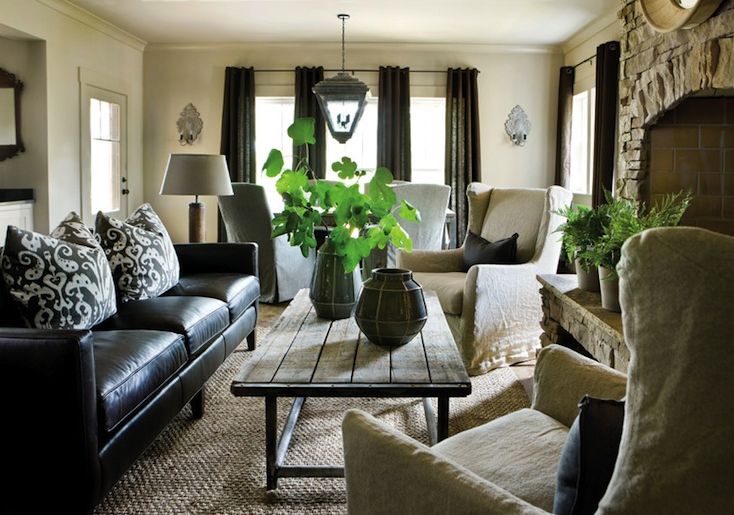 Có nên dùng sofa màu đen cho phòng khách hay không?